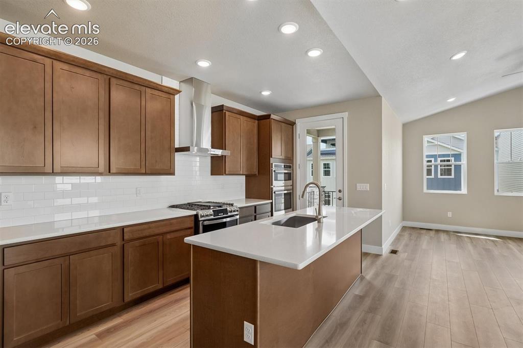 Image 6 of 22: Kitchen