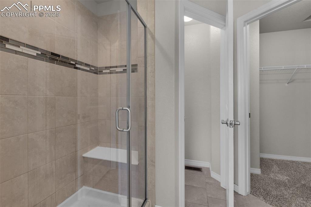 Image 16 of 38: oversized shower
