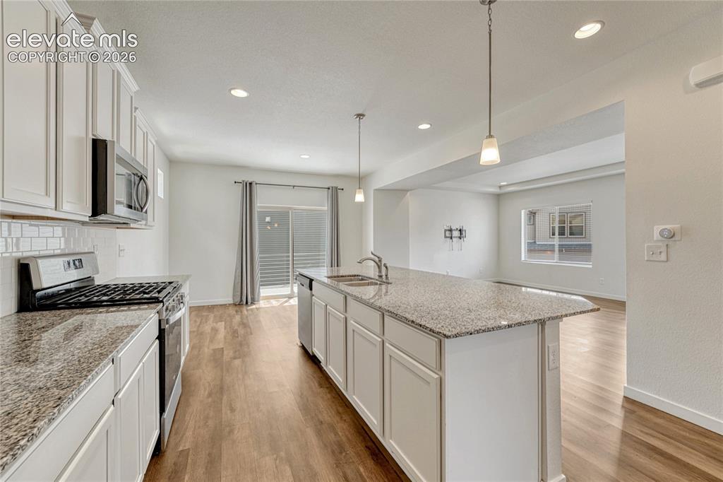 Image 10 of 49: Kitchen