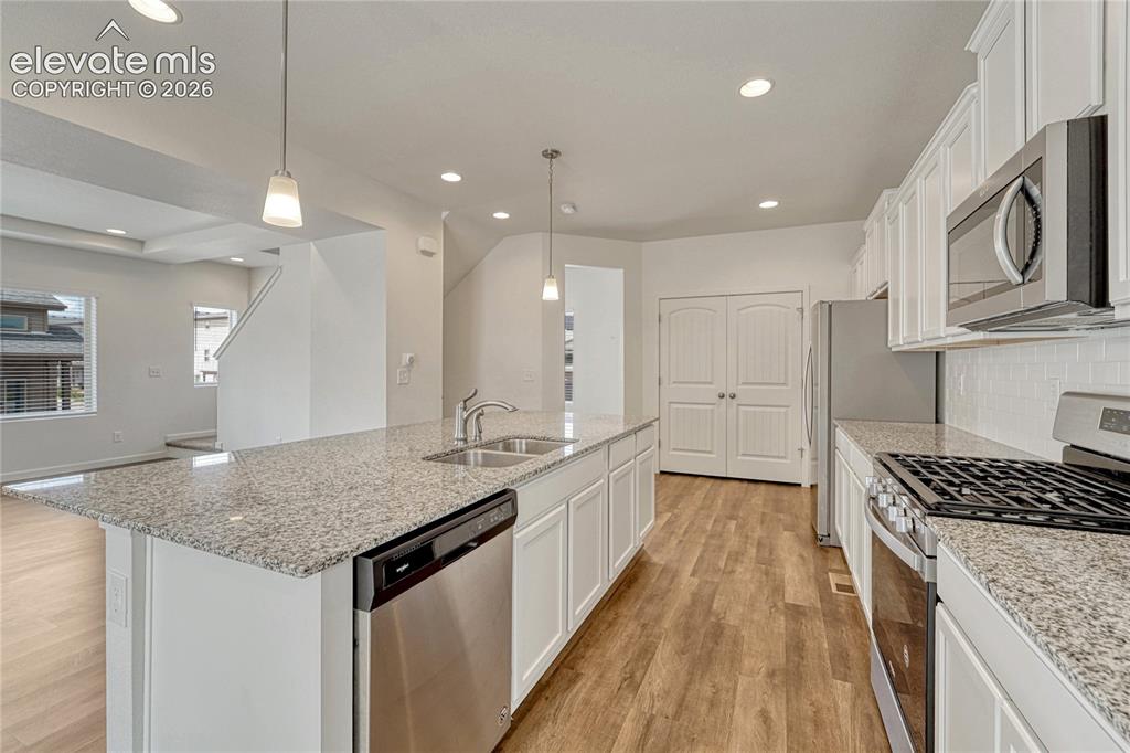 Image 8 of 49: Kitchen