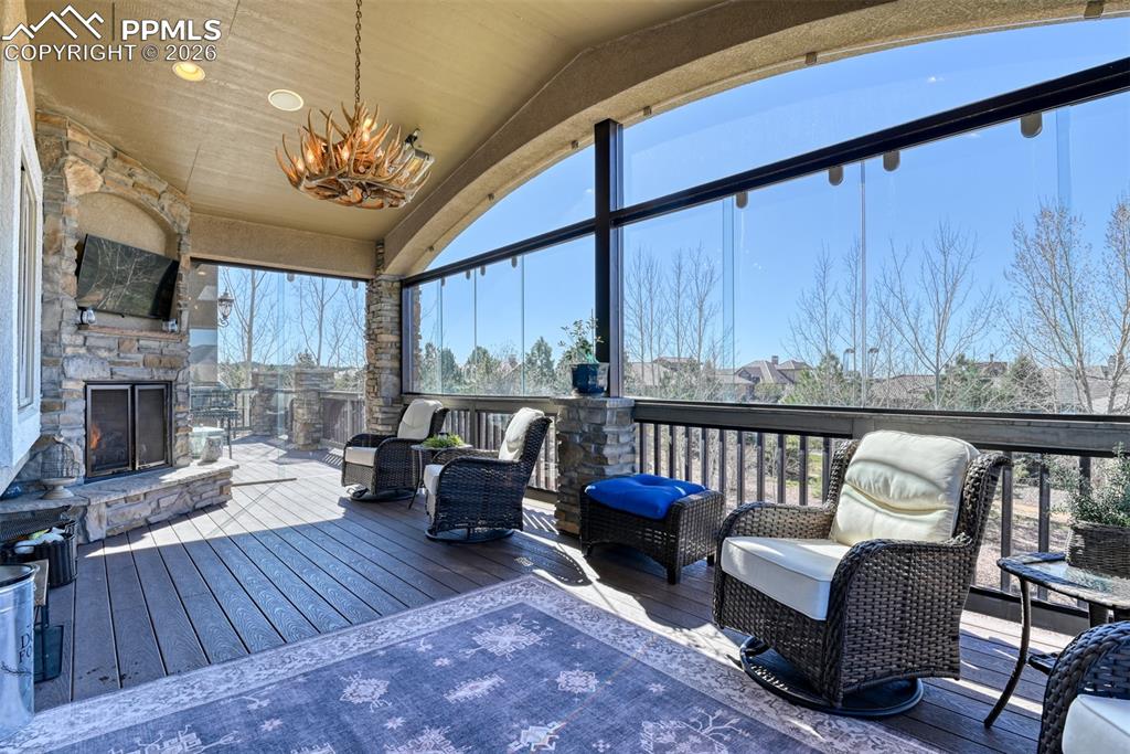 Image 10 of 25: Sun Room