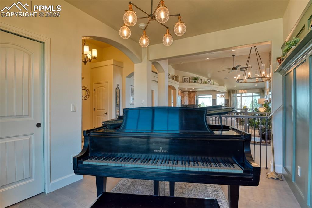 Image 5 of 25: Sitting Room