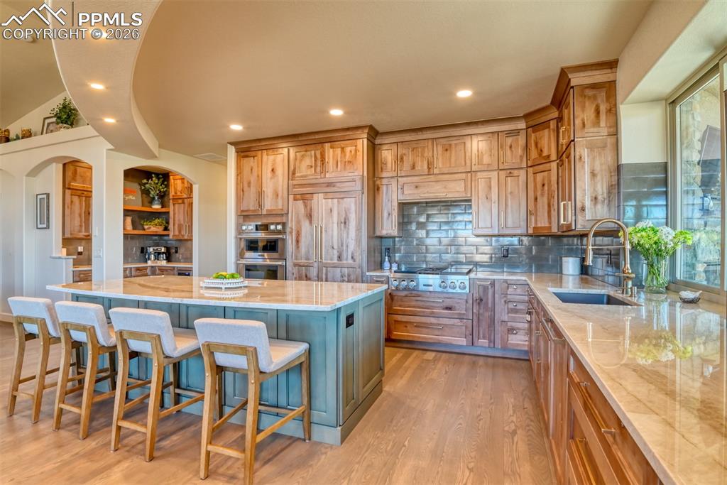 Image 8 of 25: Kitchen