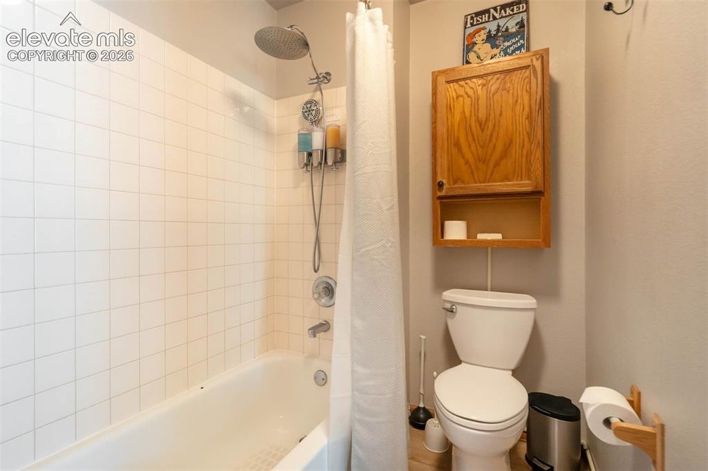 Image 16 of 43: Toilet, Tub/Shower-Upstairs