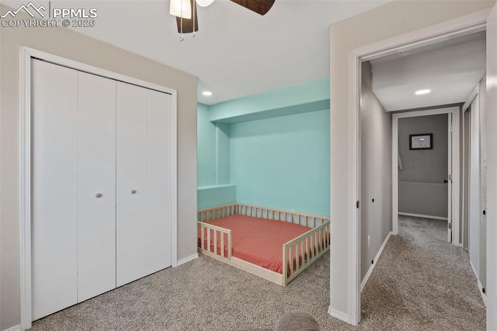 Image 30 of 35: Bedroom