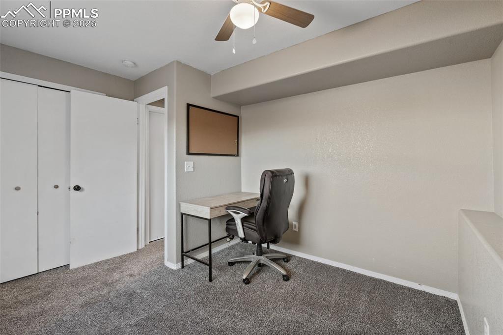 Image 31 of 35: Bedroom