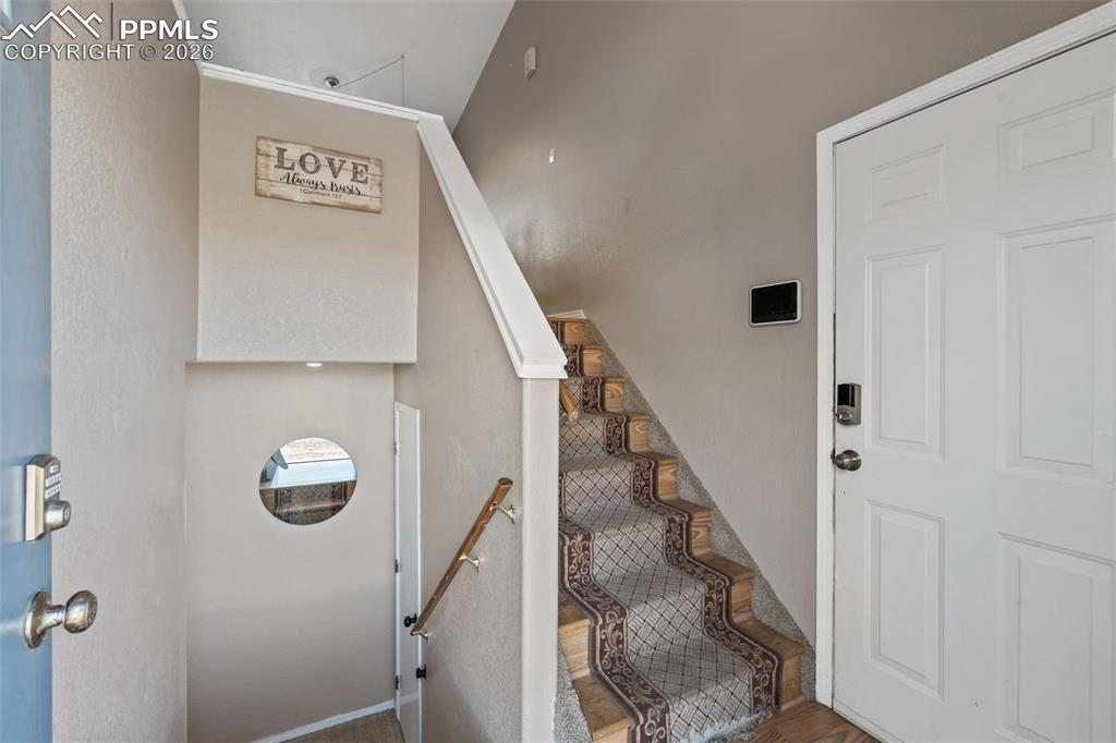 Image 4 of 35: Entry