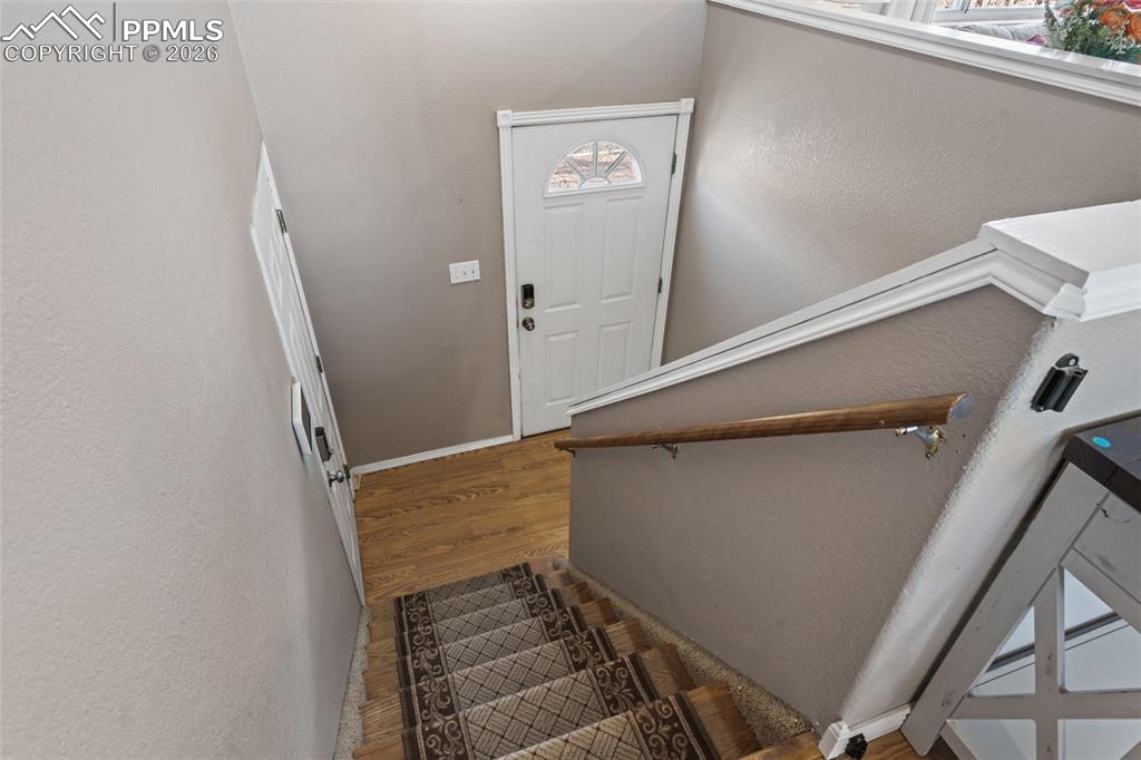 Image 5 of 35: Entry