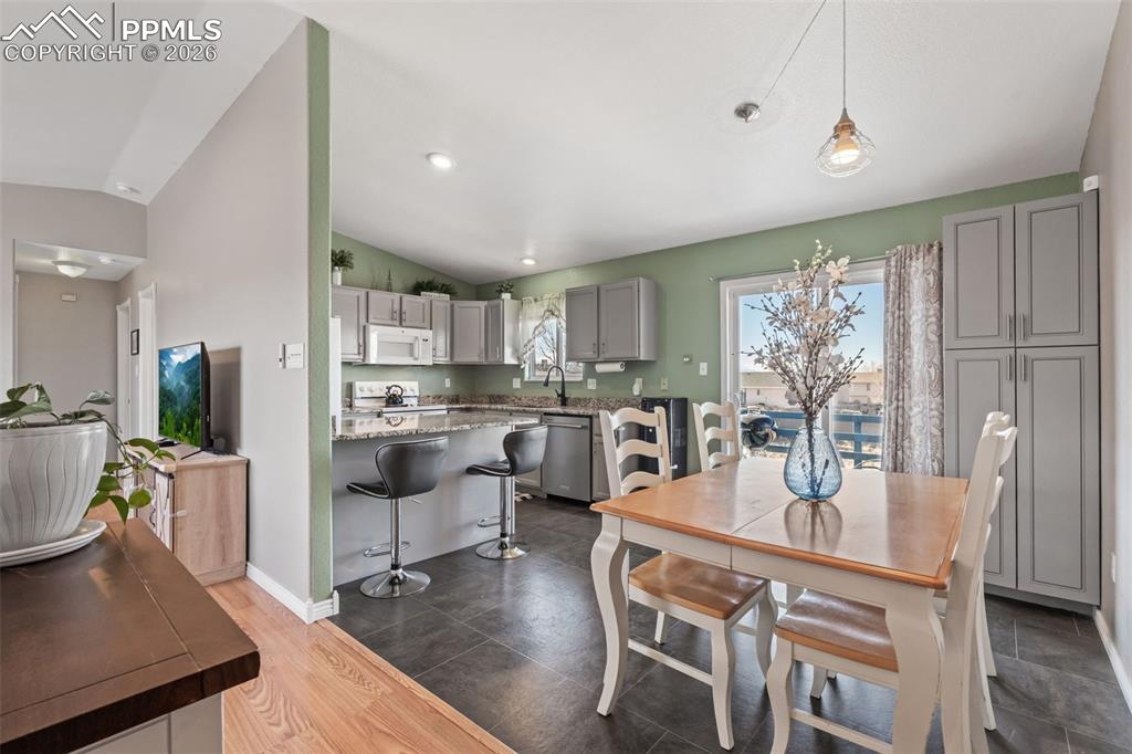 Image 9 of 35: Kitchen