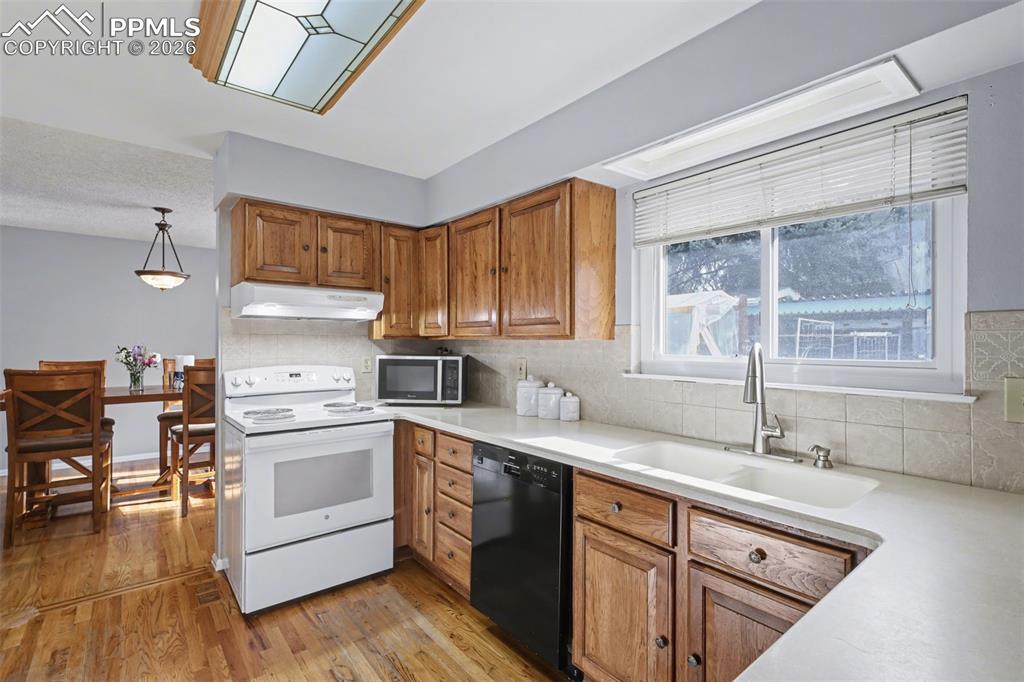 Image 10 of 42: No Description Available