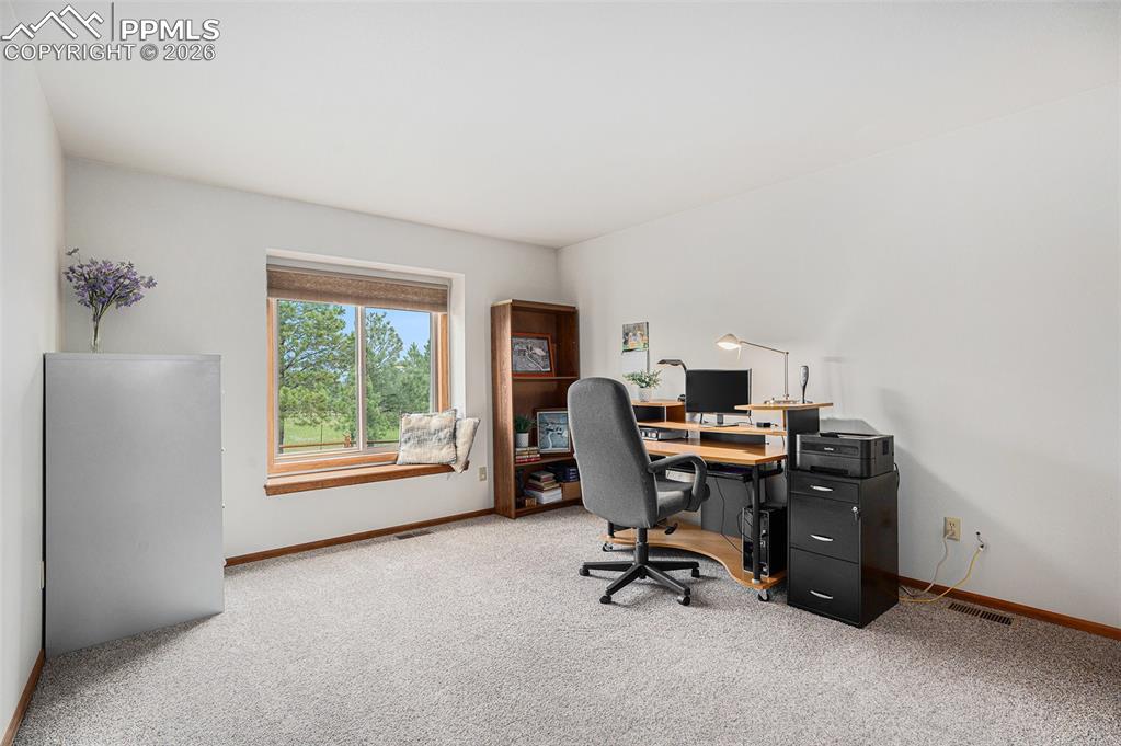 Image 26 of 49: Bedroom 3