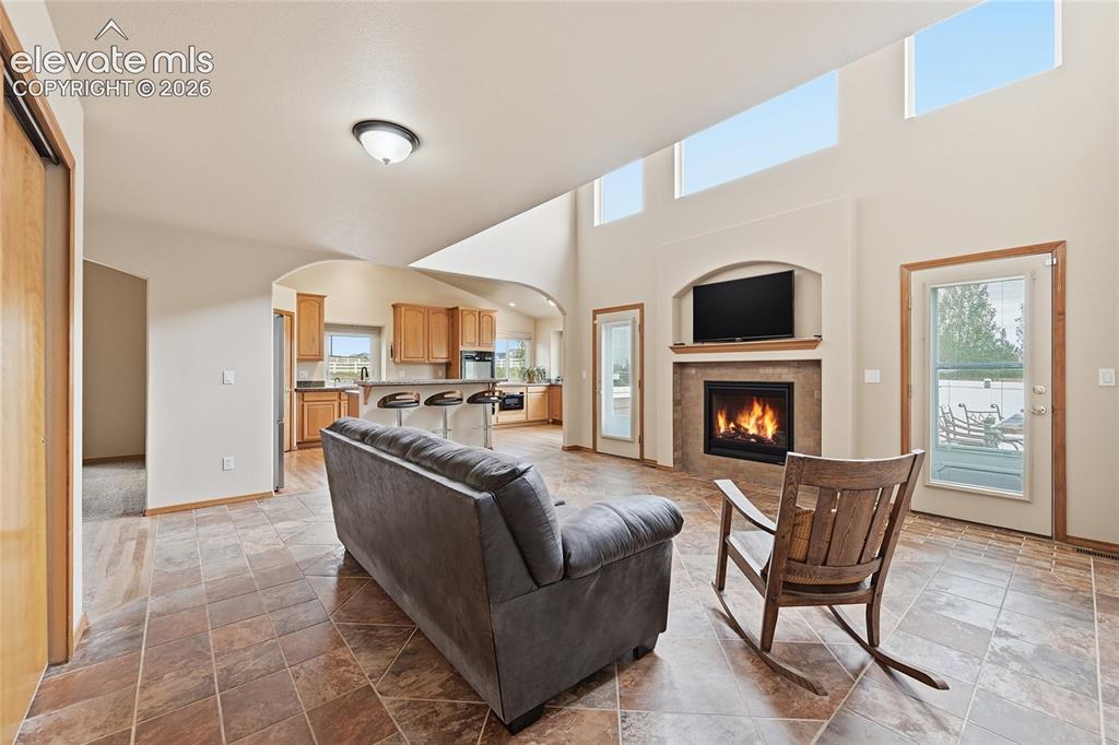 Image 10 of 50: Living Room