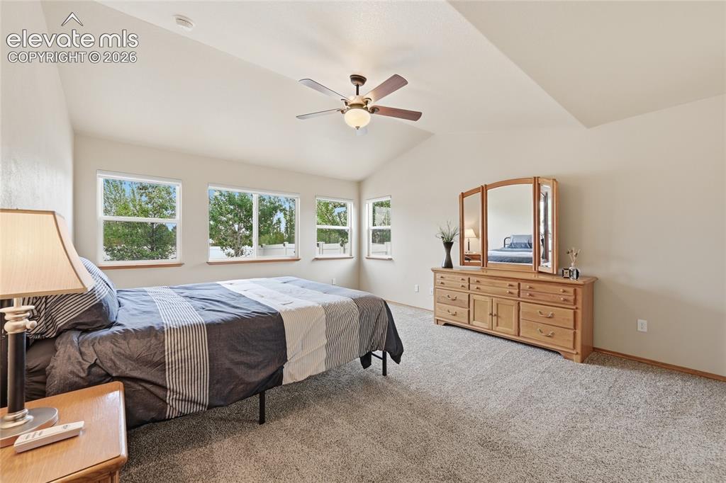 Image 15 of 50: Bedroom