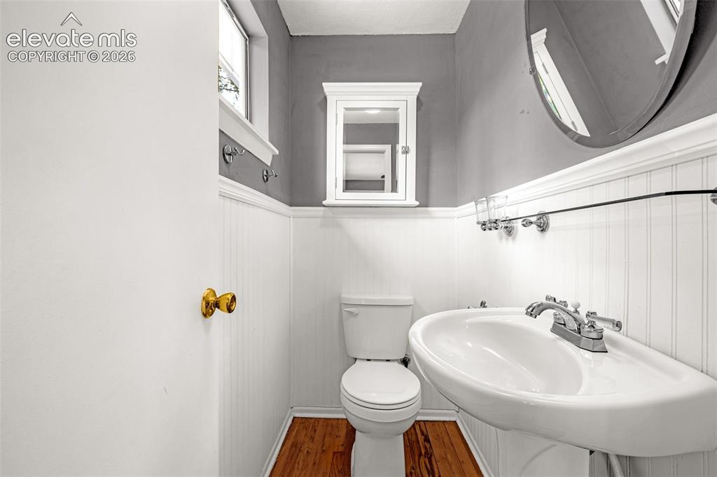 Image 20 of 27: Bathroom