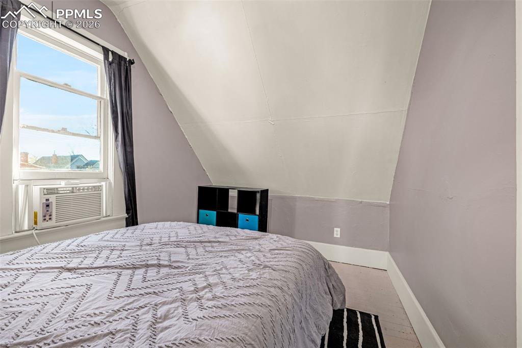 Image 15 of 29: Upstairs, secondary BR