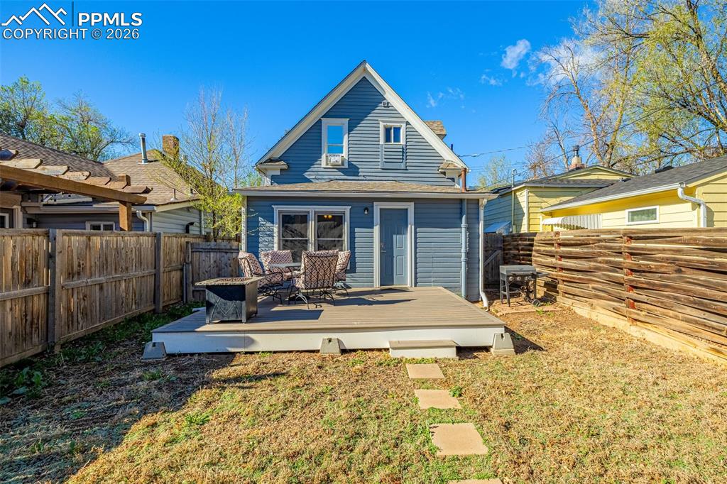 Image 18 of 29: new trex deck