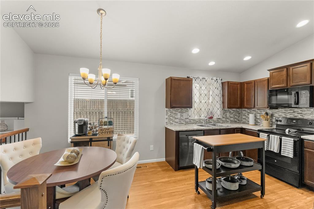 Image 8 of 34: Kitchen