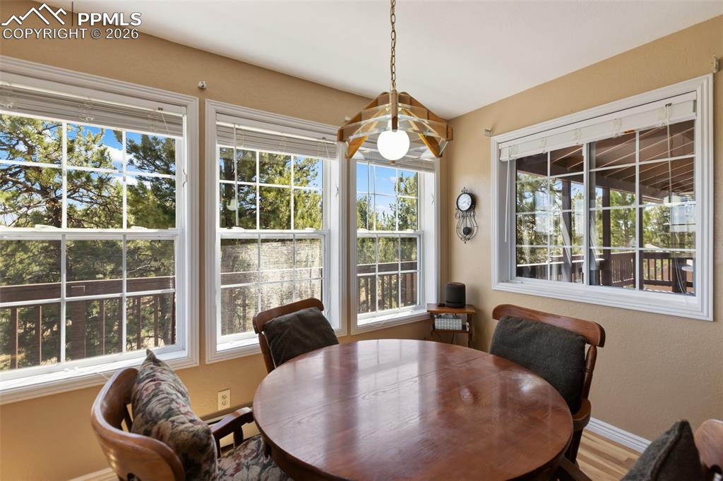 Image 14 of 40: Living Room