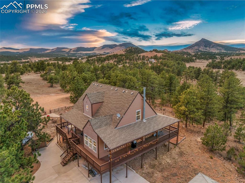 Image 31 of 40: upper level 