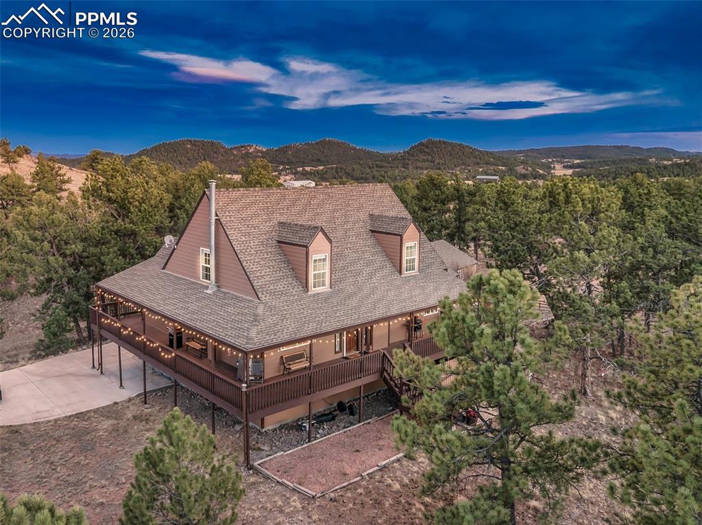 Image 4 of 40: Front of Structure