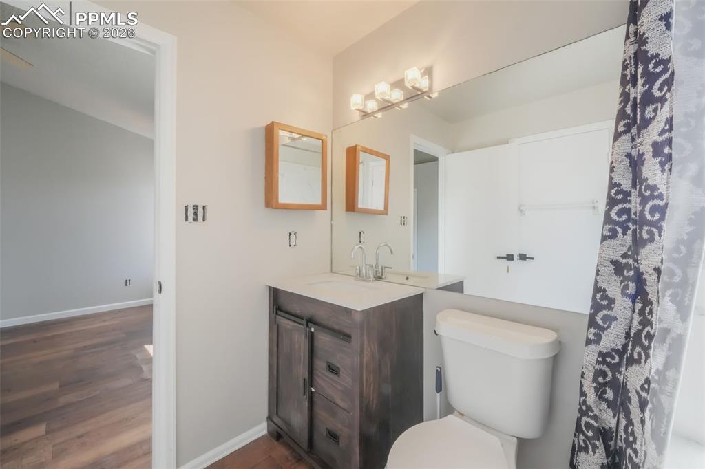 Image 20 of 27: Bathroom