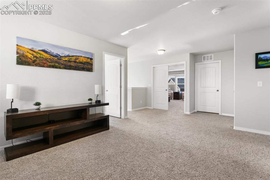 Image 23 of 42: Living Room