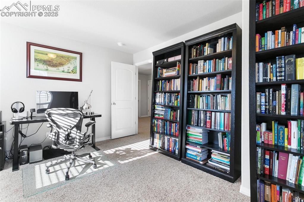 Image 29 of 42: Office