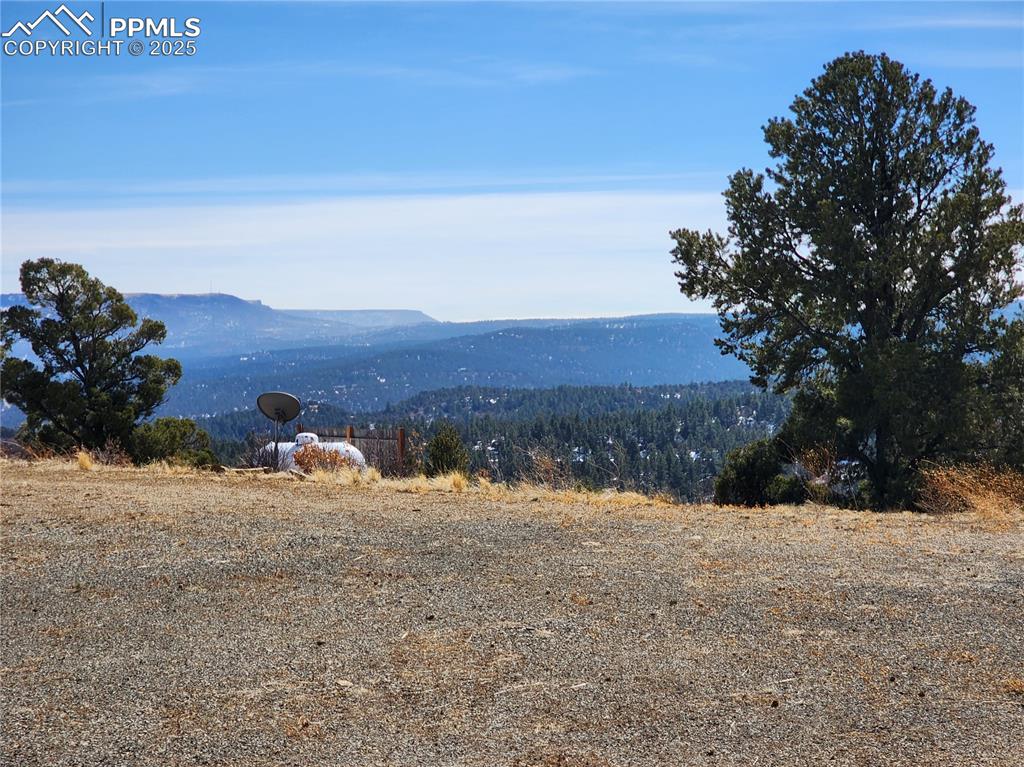 Image 7 of 23: Mountain view