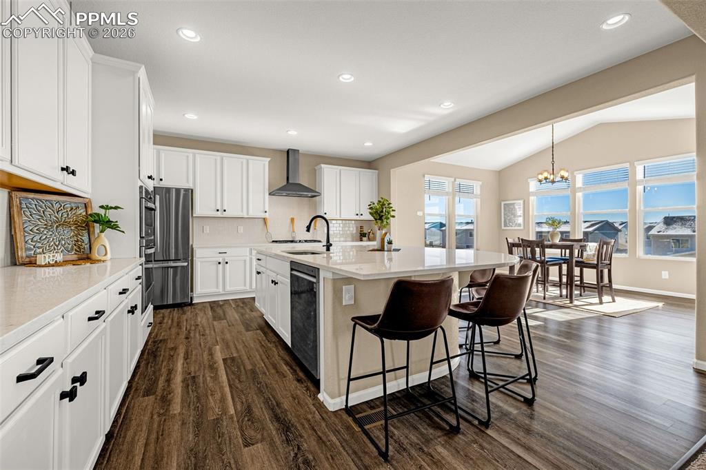 Image 15 of 46: Kitchen