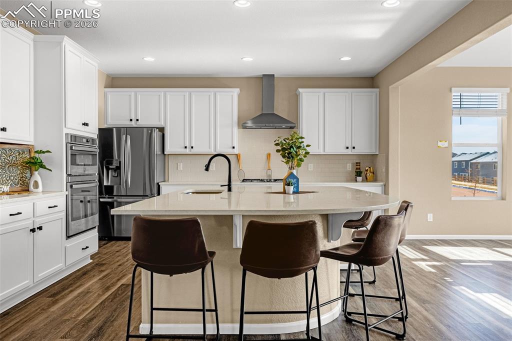 Image 16 of 46: Kitchen