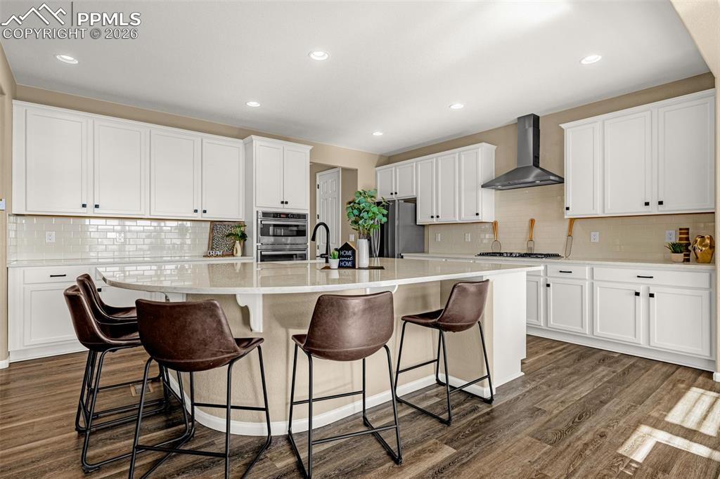 Image 17 of 46: Kitchen