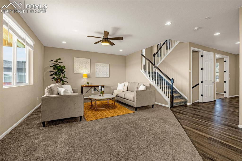 Image 19 of 46: Living Room