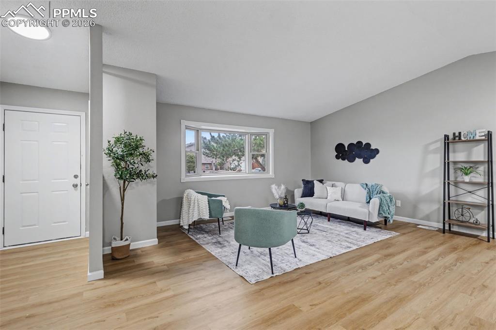 Image 4 of 28: Living room