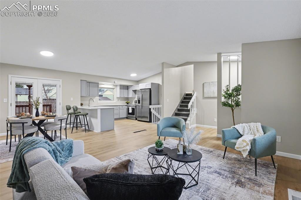 Image 5 of 28: Open main level