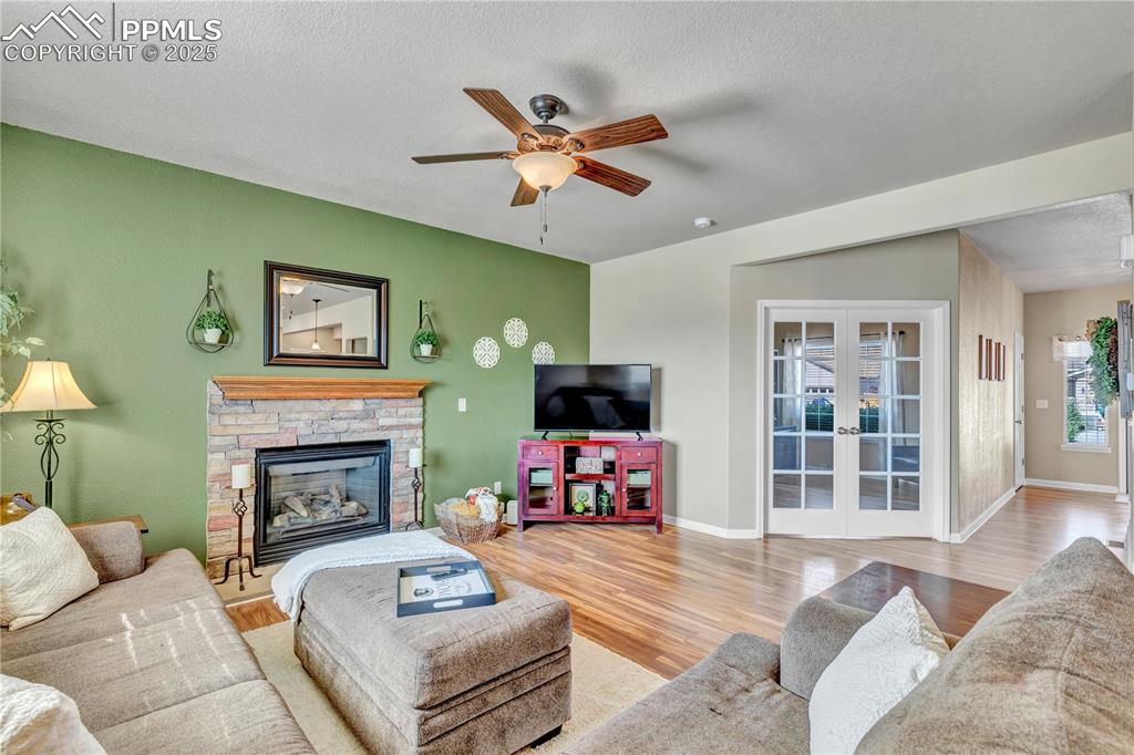 Image 11 of 47: Living Room