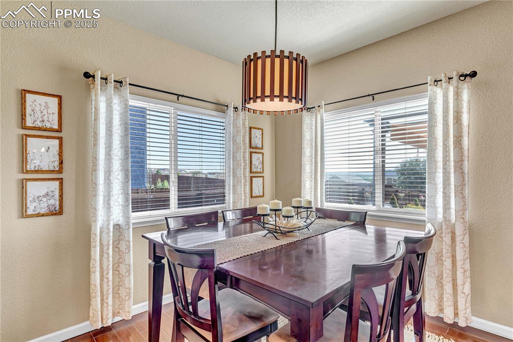 Image 15 of 47: Dining Area