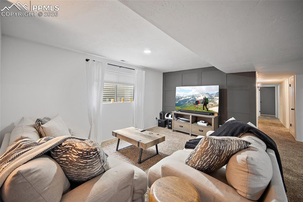 Image 29 of 47: Living Room