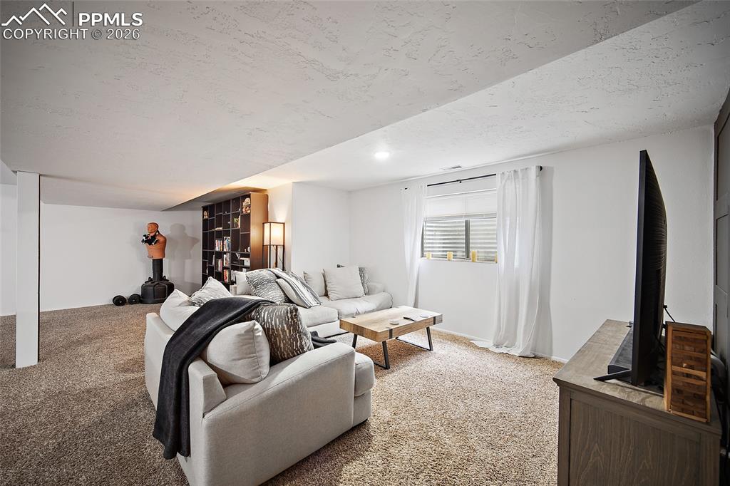 Image 30 of 47: Living Room