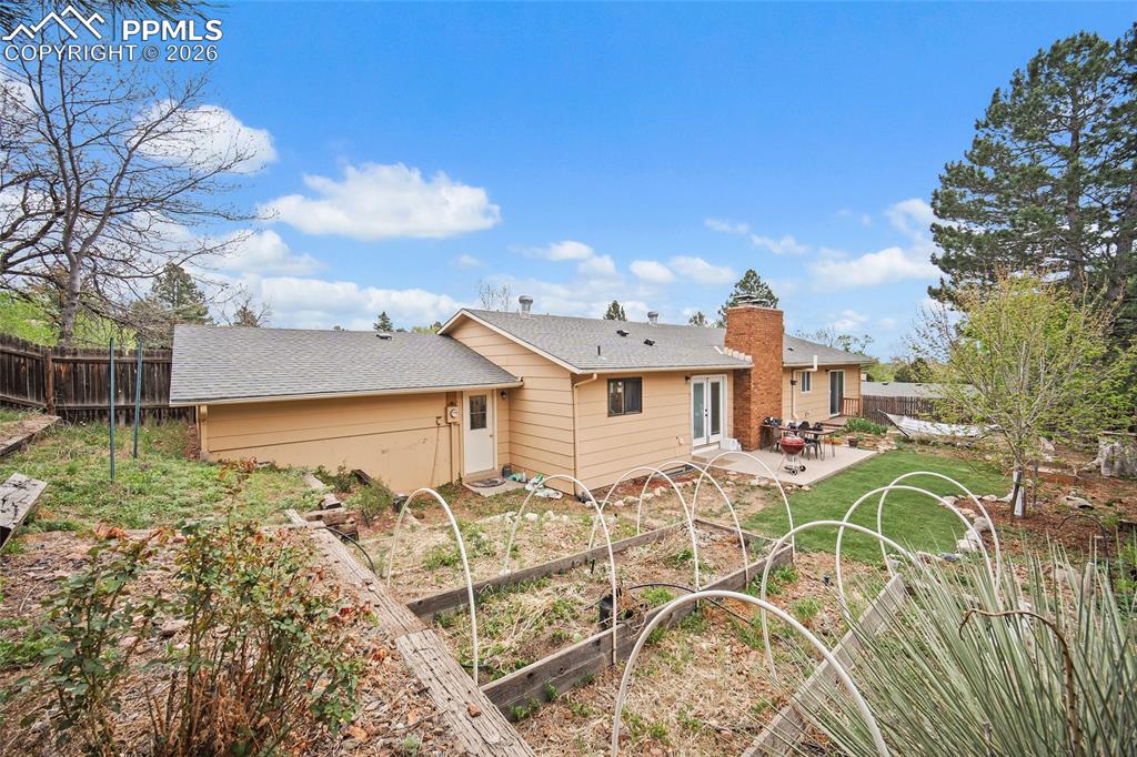 Image 37 of 47: Back of Structure