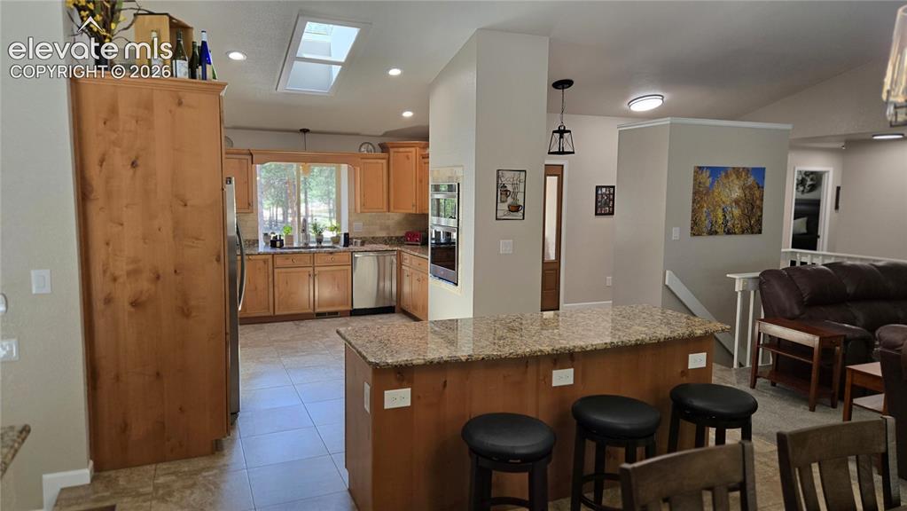 Image 11 of 46: Kitchen