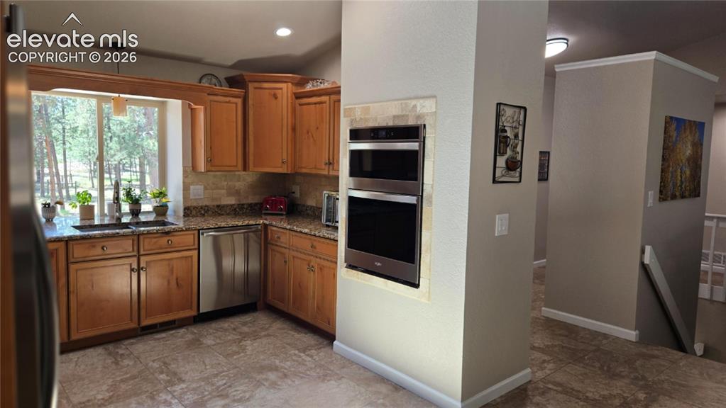 Image 12 of 46: Kitchen