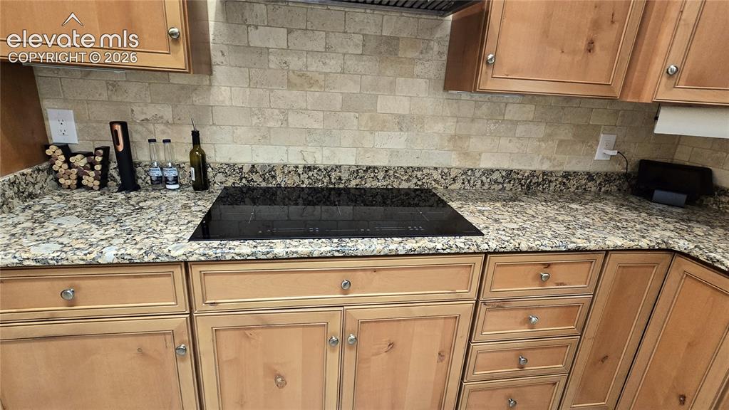 Image 40 of 46: Kitchen