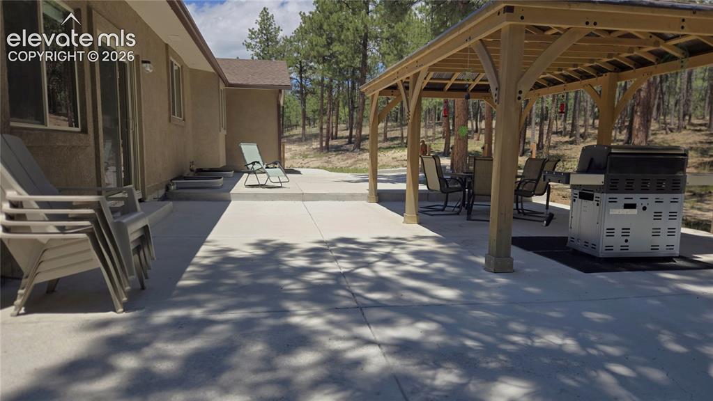 Image 6 of 46: Patio
