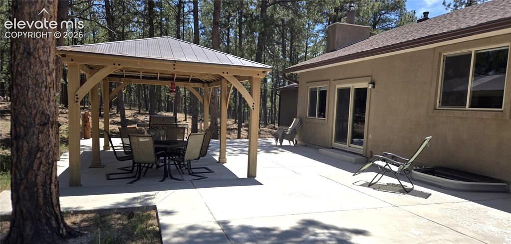 Image 7 of 46: Patio