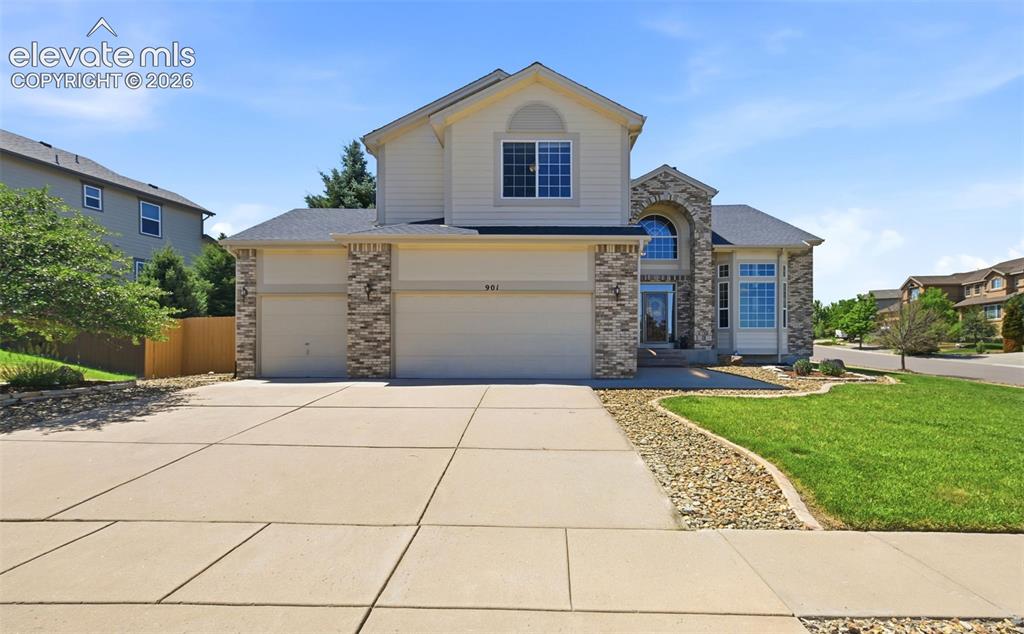 Image 2 of 50: Beautiful, well-kept home in Northgate Highlands with plenty of parking