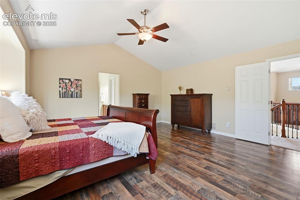 Image 31 of 50: Vaulted ceilings and fantastic light