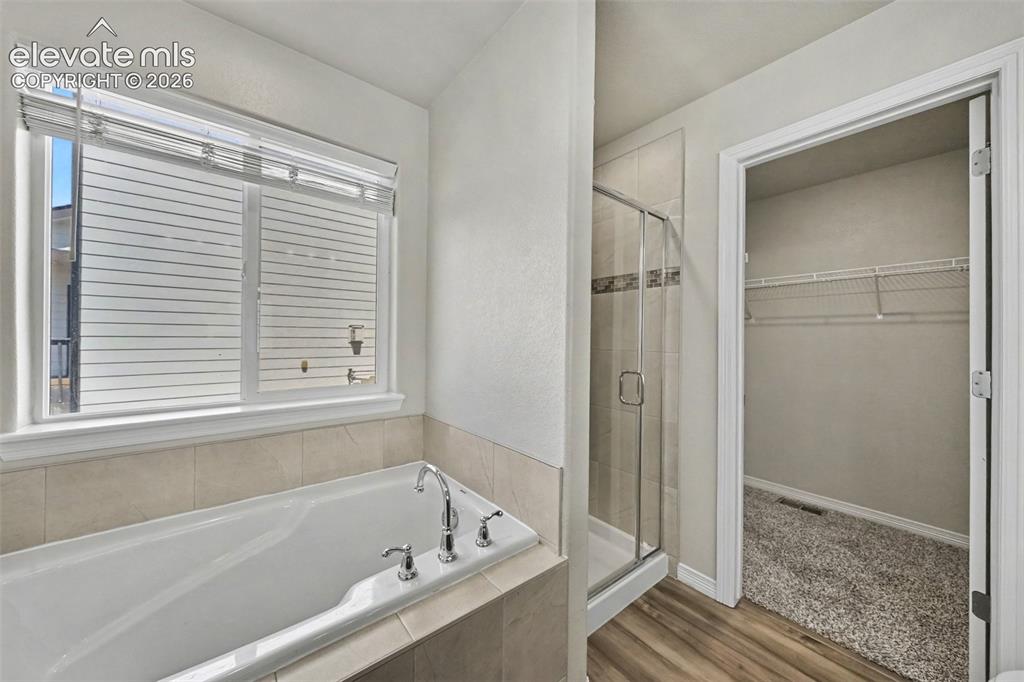Image 20 of 43: Primary 5-piece Bathroom