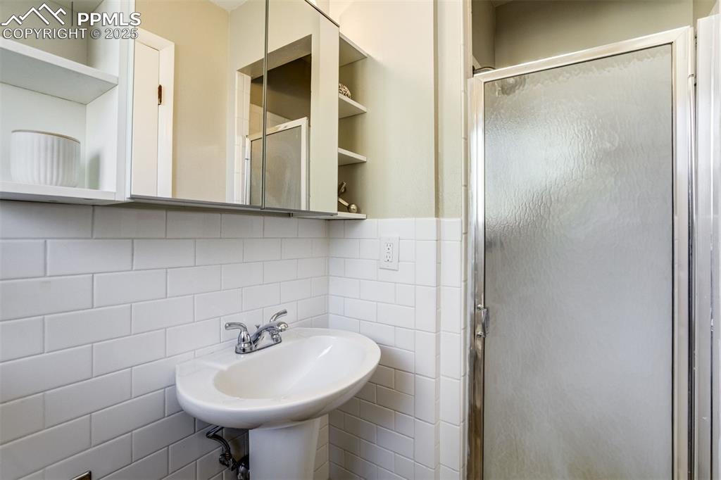 Image 13 of 36: Master Bathroom