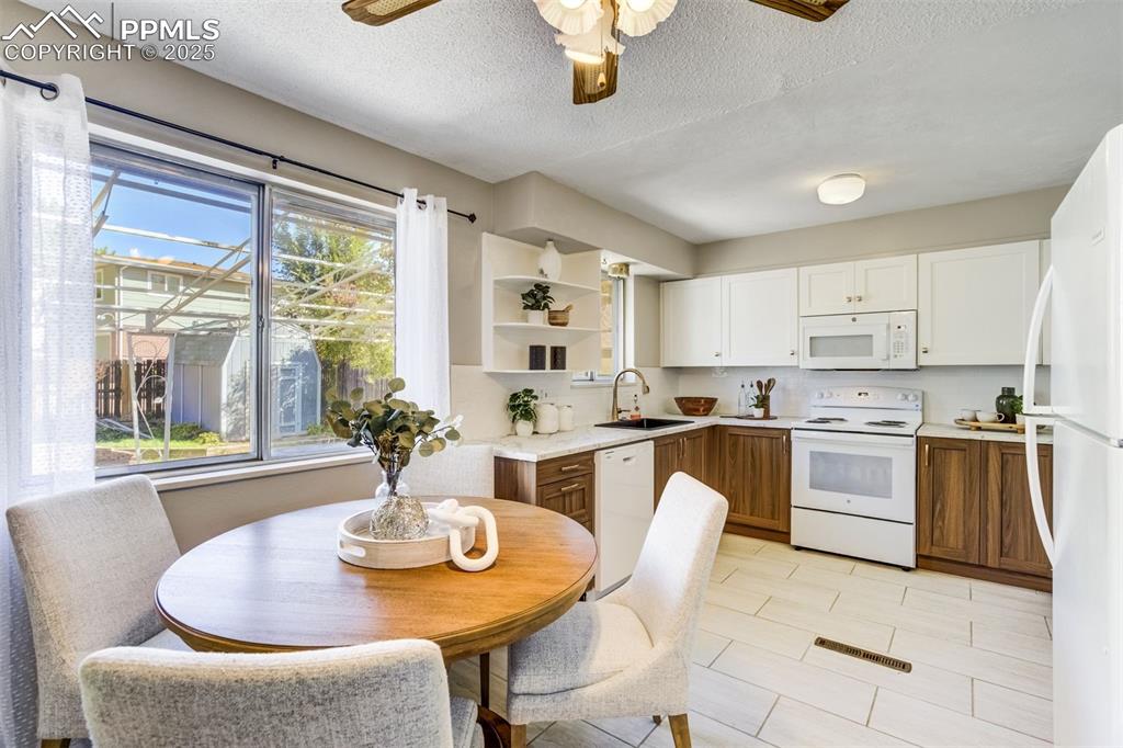 Image 8 of 36: Kitchen