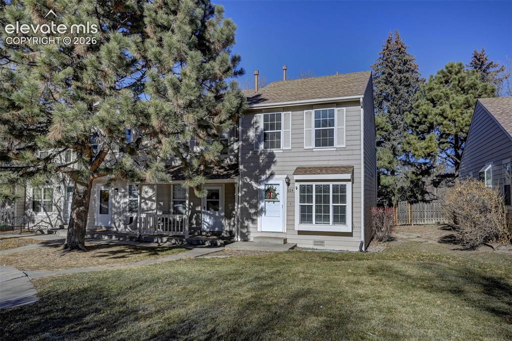 Image 1 of 31: Inviting 2-Bedroom, 2-Bath end-unit townhome located in the quiet, southeas